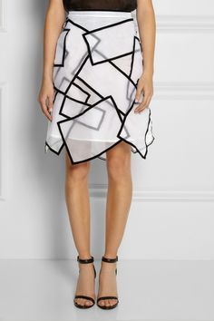 Abstract Skirt, Ropa Upcycling, Stylish Skirts, Christopher Kane, Fashion Weeks, Embroidery Fashion, Looks Chic, Skirt Design