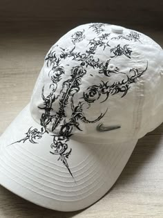 Diy Dye Clothes, Y2k Cap, Y2k Hats, Bleaching Clothes, Nike Cap, Graduation Cap Designs, Cap White, New Rock, Painted Clothes