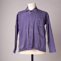 The Shirt Is In Good Condition, Shows Some Signs Of Wear, Fading, Stains Ect. There Is A Small Inch Size Repair In The Back And The Pocket Has A Small Pin Head Size Hole In Front Chest. Hidden Buttons, 3 Pockets. Made Of 100% Cotton. Marked A Size 52 And Measures 65 Cm Across Chest, 52 Cm Across Shoulders, 57 Cm Sleeves, 65 Cm Long. Pin Head, Vintage Coats, Jacket Shirt, Small Pin, Chore Jacket, Vintage Boots, Vintage Kimono, Vintage Pants, Vintage Coat