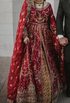 Pakistani Bridal Wear Red, Barat Dresses Pakistani, Red Bridal Lehenga Pakistani, Barat Dresses, Eastern Clothes, Bridal Lehenga Pakistani, Lehenga Pakistani, Red Bridal Dress