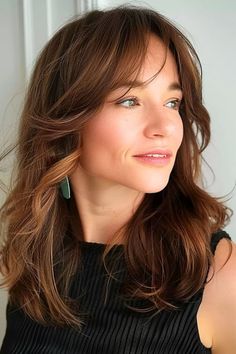 40 Trendsetting Medium-Length Layered Haircuts for 2024 - The Hairstyle Edit Haircuts For Medium Length Hair, Layered Haircuts For Medium Hair, Haircuts For Wavy Hair, Brunette Hair With Highlights, Effortless Hairstyles, Long Hair With Bangs, Hair Stylist Life