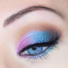 Blue And Purple Eyeshadow Looks, Blue And Pink Eyeshadow, Blue And Purple Eyeshadow, Pink And Blue Eyeshadow, Eyeshadow Sunset, Eyeshadow Simple, Beginners Eyeshadow, Eyeshadow Yellow, Eyeshadow Art