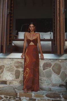 Mother Of All Waters Dress - Summer Vacation ‘24 | Johanna Ortiz Chic Beach Wedding Guest Dress, Boho Elegant Style, Outfits To Wear In Brazil, Bright Resort Wear, Jazz Concert Outfit Black Women, Natural Style Aesthetic, Beach Resort Dresses, Summer Style Colorful, Luxury Resort Outfits