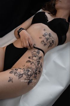 Tattoo Under Breast, Rain Tattoo, Unique Tattoos For Women, Weird Tattoos, Most Popular Tattoos, Thigh Tattoos Women, Aesthetic Tattoo, Elegant Tattoos, Hip Tattoo