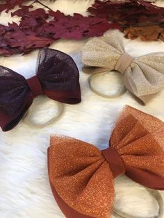 Diy Hairbow, Fall Hair Bow, Girls Hair Bows Diy, Diy Hair Scrunchies, Diy Hair Accessories Ribbon, Bow Template, Toddler Bows, Handmade Hair Bows, Glitter Bow