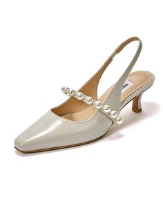 BRIANA is a high-quality women's shoe brand that reinterprets the value of daily shoes through feminine design and comfort, and presents them in CASUAL VERSION.- This slingback has a slim, feminine toe shape and pearl decorations on the instep- With simple and elegant pearl decorations- The shoes go well with both feminine and casual looks- The pearl decorations are finished on the inside of the leather- You can wear them comfortably without any pressure or pain on the tops of your feet Beige Kitten Heels With Removable Insole, Elegant Low Heel Slingback Sandals With Padded Heel, Elegant Low Heel Slingback Sandals, Elegant Slingback Sandals With Deep Heel Cup, Elegant Slingback Sandals With Round Toe For Evening, Elegant Round Toe Slingback Sandals For Evening, Elegant Evening Slingback Sandals With Round Toe, Elegant Beige Slingback Pumps For Evening, Elegant Open Toe Slingback Pumps With Branded Heel