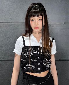 New Jeans Hyein, Hyein Newjeans, Newjeans Hyein, Popular Videos, Instagram Update, Pretty Wallpapers, South Korean Girls, Kpop Girls, Dress To Impress