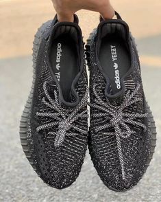 Kanye West Adidas Yeezy, Reps Shoes, Yeezy V2, Sneaker Heads, Yeezy Black, Adidas Yeezy 350 V2, Yeezy 350 V2