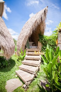 You may have stayed at budget hotels and call yourself a savyy backpacker. Or splurged on a luxury boutique hotel and call yourself a glamorous travelista. Bamboo Stairs, Hotels In Bali, Compost Toilet, Bamboo Building, Hut House, Bamboo House Design, Jungle House, Bamboo Structure, Bamboo Architecture