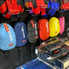 Supreme Bag Tampa Store Supreme Accessories, Supreme Bag, College Bags, Poly Bags, Fake Story, Room Aesthetic, Bags Designer Fashion, Casual Bags, Fanny Pack