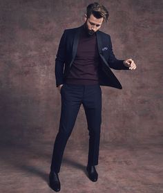 Costum Elegant, A Man In A Suit, Man In A Suit, Turtleneck Outfit, Mens Fashion Smart, Mens Fashion Blog, Hipster Mens Fashion