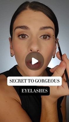 Kate Talbert, Lash Fan, Kate Makeup, False Lashes Makeup, Makeup Over 40, Eyeshadow Tips, Mascara Brush, Mascara Tips, Beauty Tricks