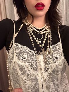 Layered Coquette Outfit, Layered Necklaces Outfit, Halloween Costumes 2022, Round Of Applause, Hallowen Costume, Chic Halloween, Halloween This Year, Layered Fashion, Necklace Layering