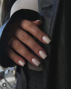 Mid Nails Ideas Square, Simple Winter Nails Square, Short Square Nails Winter, Classy Square Nails, Kim Kardashian Nails, Glue On Nails Short, Plain Acrylic Nails, White Press On Nails