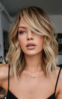 20 Stunning Ideas for Spring Haircuts for Shoulder-Length Hair 2025