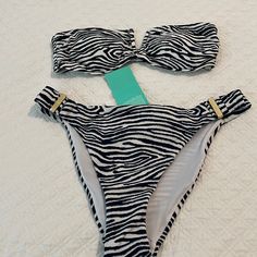 Blue And White Print H&M Bikini Top Size 2 Bottom Size 4(Nwt) H&m Beachwear Swimwear For Beach Season, H&m Fitted Swimwear For Poolside, H&m Fitted Swimwear For Beach Season, H&m Beachwear Swimwear For Swimming, H&m Fitted Swimwear For Vacation, Fitted H&m Swimwear For Beach Season, Fitted H&m Swimwear For Poolside, H&m Beachwear For Beach, Fitted H&m Swimwear For Vacation