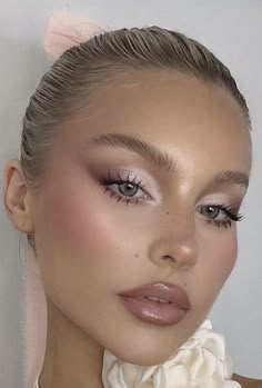 Makeup Looks Daily, Medium Light Contrast Makeup, Winter Party Makeup Looks, Makeup Look Without Eyeliner, Soft Pink Makeup Aesthetic, Makeup With Pink Outfit, Pink Dress Eye Makeup, Prom Makeup Pink Dress, Elegant Makeup Looks For Prom