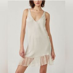 This Gorgeous Free People Item Is A Slinky Slip Which Is Cut In A Leggy Length With Frilled Tulle Trim. 36 Inches Long. V-Neck. 100 Percent Polyester Super Sexy. Xl 16-18 Nwt Lounge Slip Dress, Mini Lounge, Bohemian Print Dress, Printed Tunic Dress, Sequin Evening Dresses, Bohemian Women, Wild At Heart, Wild Heart, Free People Intimates