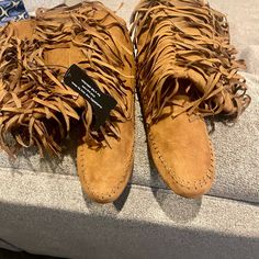 Brand New! So Comfortable, You Can Wear As House Shoes Or Out In The World As They Have Real Soles!Fringy And Fabulous Throw Backs That Are More In Style Now Than Ever! Can Be Unisex For Sure, But Listing Women’s Due To Sizing! Brown Suede Moccasins With Fringe, Brown Suede Flat Moccasins, Casual Suede Moccasins With Fringe, Casual Leather Moccasins With Fringe, Pink Moccasins, Moccasins Women, Leather Boat Shoes, Suede Moccasins, Koolaburra By Ugg