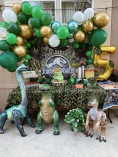 Dinosaur party decorations Jurassic World Birthday Party, Dinosaur Party Decor, Dinosaur Decorations, Dinosaur Baby Shower Theme, Jurassic Park Birthday, 2nd Birthday Party For Boys