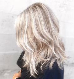 Top 40 Blonde Hair Color Ideas for Every Skin Tone Best Haircuts For Short Hair, Blond Cenușiu, 2023 Hair, Super Fly, Cool Blonde Hair, Blonde Hair Color Ideas, Light Blonde Hair, Balayage Blonde, Glamour Nails