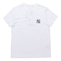 MLB T Unisex White T-shirt White Logo T-shirt For Summer, Classic T-shirt With Logo For Summer, Logo Detail Short Sleeve Tops For Summer, Summer T-shirt With Logo Detail And Relaxed Fit, Relaxed Fit T-shirt With Logo Detail For Summer, Short Sleeve Tops With Logo Detail For Summer, Sporty Summer T-shirt With Logo Detail, Summer Cotton Tops With Logo Detail, Summer Crew Neck Top With Logo Detail