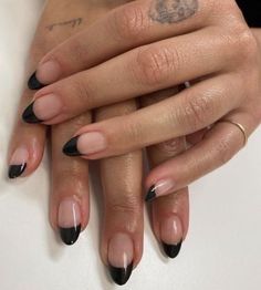 Minimalist Nails