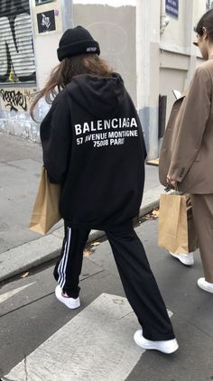 Balenciaga Streetwear, Street Style Hoodie, Style Hoodie, 가을 패션, Looks Vintage, Outfits Casuales, Black Adidas, Look Fashion