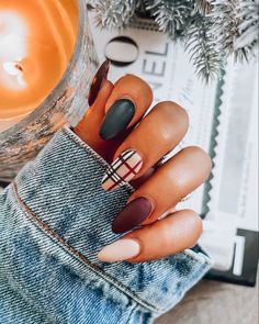 Christmas And Fall Nails, Matte Almond Nails Fall, Fall Plaid Nail Art, Plaid Almond Nails, Holiday Plaid Nails, Cozy Fall Nails, Fall Flannel Nails, Fall Themed Nails Simple, Christmas Nailsdesign