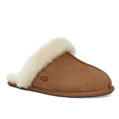 Scuffette II Slipper - Jack's Surfboards Ugg Scuffette Slippers, Cozy Robes, Ugg Scuffette, Ugg Store, Ugg Slippers, Woven Labels, House Slippers, Real Fur, Women Supporting Women