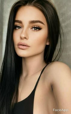 Hairstyle Girl, Brunette Makeup, Bold Makeup, Nude Makeup, Hair And Beauty, Makeup Pictures, Beautiful Style, Beautiful Makeup, Brown Eyes