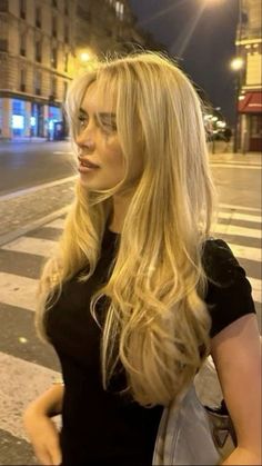 Blonde Hair Inspiration, Mob Wife, Hair Appointment, Hair Stylies, Platinum Blonde Hair, Long Blonde, Long Blonde Hair, Hair Inspo Color, American Beauty