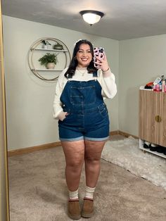 Cute comfy outfit inspired + whole outfit is link below!!! Overalls Sweater Outfit, Uggs Fashion, Overalls And Sweater, Ugg Style, Outfit Inspired, Comfy Outfit, Sweater Outfit, Winter Fits, Cute Comfy Outfits