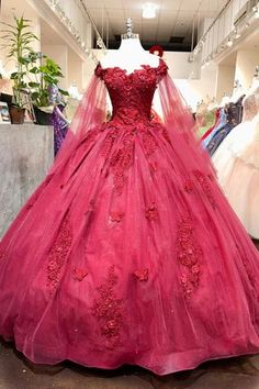 Beautiful Quinceanera Dresses That Will Turn Head This Fall – MyChicDress Beautiful Quinceanera Dresses, Lavender Prom Dress Long, Emerald Green Quinceanera Dresses, Green Quince Dress, Romantic Skirt, Green Quinceanera Dresses, Tail Mermaid, Lavender Prom Dresses, Halter Evening Dress