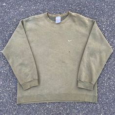 Vintage Nike Pistachio Green 90s Nike Crewneck Sweatshirt. Measures 26x30. Please Check Measurements Before Purchasing. I Do My Best To Show Any Flaws In Pictures. Quick Shipping! Bundles Encouraged! @Ants_haul On Instagram. Nike Vintage Crewnecks, Grunge Baggy, Nike Crewneck Sweatshirt, Nike Crewneck, 90s Nike, Nike Vintage, Shirts Vintage, Pistachio Green, Nike Sweatshirts