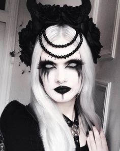 Halloween Gesicht, Creepy Halloween Makeup, Scary Witch, Halloween Makeup Inspiration, Halloween Makeup Scary, Halloween Costumes Makeup