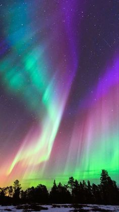 Aurora Borealis. Northern Lights Wallpaper, Northern Lights Art, Northern Lights Photography, Northern Lights Painting, Lit Wallpaper, See The Northern Lights, Cruise Outfits