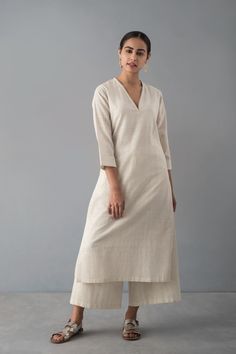 Linen Kurti Design, Palazzo Outfits, Organic Fashion, Kurti Patterns, Good Earth, Kurti Designs Latest