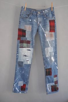 Ready to send:Size-34,33,32,30,Unique vintage jeans with apcycled patches.One of a kind..Hand made embroidery and unique painting ....---Or----Made to order,  in any size, within 4working days . If you need different size, please send me a message and I will make you a special and unique design within 4 working days.They are all different! No one will have the same one as you have! Hand painted, one of kind jeans.You pick your size, model (slim- boyfriend- high waist- low waist) and primer color Vintage Blue Patchwork Jeans, Blue Vintage Patchwork Jeans, Handpainted Jeans, Kimono Sewing, Vintage Bottoms, Redone Jeans, Patched Denim, Patched Denim Jeans, Reworked Clothing