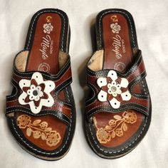 Huarache Made In Mexico Authentic Hand Made Leather Sandals Flowers Detail Lightweight And Comfy New Never Worn Size 23 In Mexico Appears To Be Size 6 Us Size 6 Casual Leather Huarache Sandals For Beach, Mexico Shoes, Marc Fisher Sandals, Mexican Shoes, Tory Burch Flip Flops, Fur Sandals, Hand Made Leather, Birkenstock Sandals Arizona, Floral Sandals