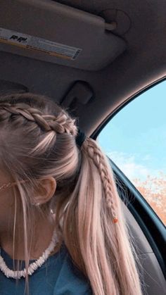 Cutesy Hairstyles, Prom Hairstyles For Long Hair, Birthday List, Prom Hairstyles, Summer Bucket, Summer Hair, Nails Ideas, Hair Designs