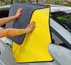 Deze microvezel droogdoek is perfect voor het droogmaken van uw auto. Deze doek is uiteraard ook geschikt voor gebruik binnenshuis.  De droogdoek is voorzien van hoogpolige ultrazachte microvezels en is hiermee veilig voor alle soorten autolak en zeer absorberend. De rand van de doek is afgewerkt met een zijdezacht boord zodat de kans op swirls tijdens het drogen beperkt blijft.  Specificaties van de Microvezel Auto Doeken - Ultra zachte microvezels - Absorbeert tot wel 7x het eigen gewicht! - Veilig voor alle soorten lak, ook zachte varianten! - Zeer hoog absorptie vermogen - Voorzien van een zijdeachtige gladde afwerking - Drogen zonder strepen of waterspots - Hoogwaardige doek, de keuze van menig professional. - Niet geschikt voor in de droger -600 GSM  Verkrijgbaar in de volgende maten Car Wash Equipment, Washing Towels, Vehicle Care, Car Polish, Rv Parts And Accessories, Big Car, Large Cars, Car Exterior, Microfiber Towel