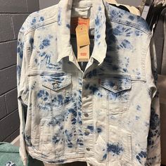 Nwt Womens Plus Size Levi’s Tie Dye Jean Jacket 3x Levi's White Denim Jacket For Spring, Levi's White Spring Outerwear, Fitted Levi's Cotton Outerwear, Levi's Long Sleeve Spring Outerwear, Levi's White Outerwear For Spring, Levi's Collared Spring Outerwear, Levi's White Outerwear For Fall, Levi's Blue Spring Outerwear, Levi's Spring Blue Outerwear