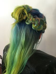 Blue And Teal Hair, Hair Color Melt, 2000 Ideas, Mermaid Yellow, Teal Hair Color, Hair Yellow, Color Melt, Hair 2022, Teal Hair