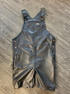 These leather bib overall shorts are made as similar to cathart as close as I could muster. They are made with a nice 2.25-2.75oz leather. Shiba Puppy, Mens Leather Clothing, Mens Overalls, Leather Clothing, Leather Gear, Bib Overalls, May 2023, Mens Leather, Wow Products