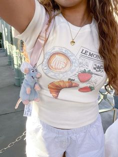 Disneyland Aesthetic Outfit, Epcot Outfit Ideas, Epcot Outfit, Theme Park Outfits