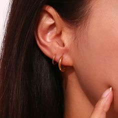 E.B.belle Simple Double Layer Cord Hoop Earrings Waterproof 316L Stainless Steel Earrings for Women 2 Earrings In One Ear, Double Percinings Ear Ideas, Second Hole Piercing Ideas, Double Ear Piercing, Double Lobe Piercing, Double Piercing Earrings