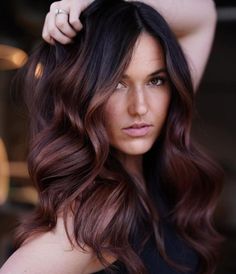 Purple-Tinted Brown Hair with Black Roots Brown Hair With Black Roots, Dark Root Smudge, Hair With Black Roots, Dark Maroon Hair, Highlighted Brunette, Burgundy Hair With Highlights, Deep Burgundy Hair, Red Burgundy Hair Color