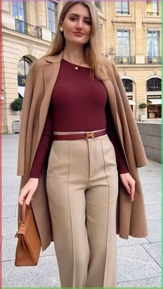 Discover the top trends in female lawyer fashion fall. Elevate your autumn wardrobe with stylish suits and cozy layers for professional women. Female Lawyer Fashion, Old Money Fashion, Money Fashion, Lawyer Fashion, Lawyer Outfit, Corporate Outfits, Stylish Work Outfits, Casual Work Outfits