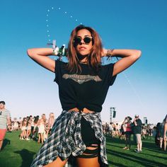 Festival Outfits Lollapalooza, Casual Curvy Fashion, Acl Outfits, Geek Outfit, Look Da Festival, Moda Coachella, Lollapalooza Outfit, Festival Mode, Festival Inspo